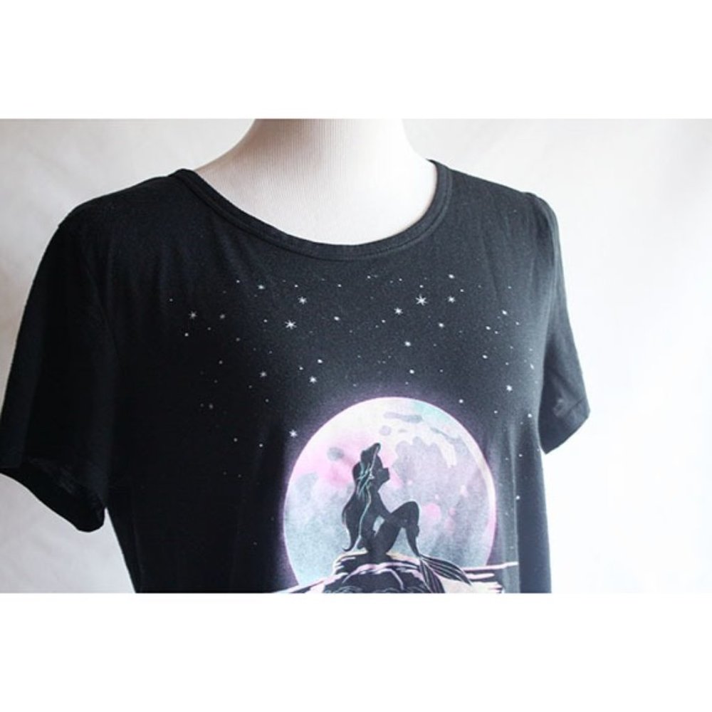 Disney Little Mermaid black and vibrant color graphic tee L